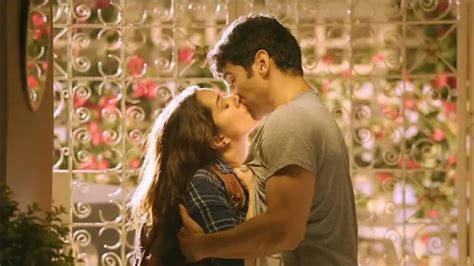 shraddha kapoor hot kiss